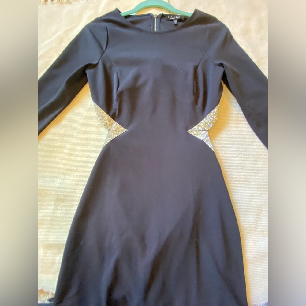 Black-less dress